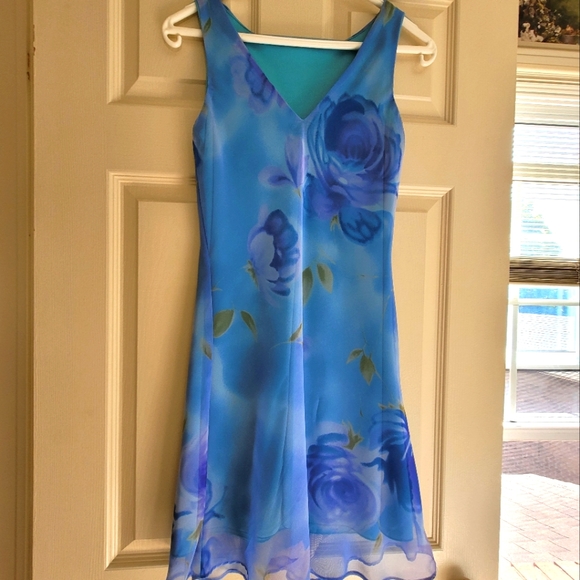 Brand New Floral Summer Dress in size 3/4 - Picture 2 of 6